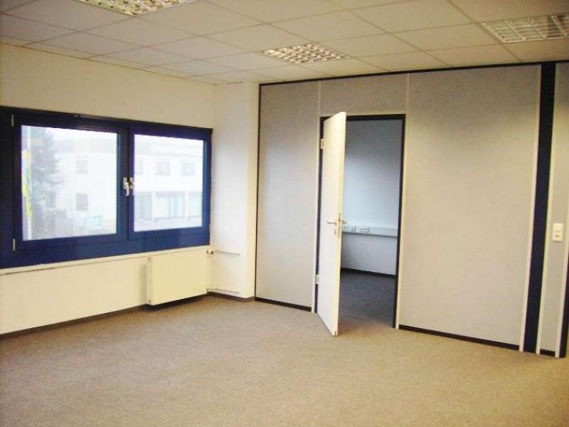 Hof 58200-3 - Büro mit drei Räumen am Untreusee Gewerbe mieten