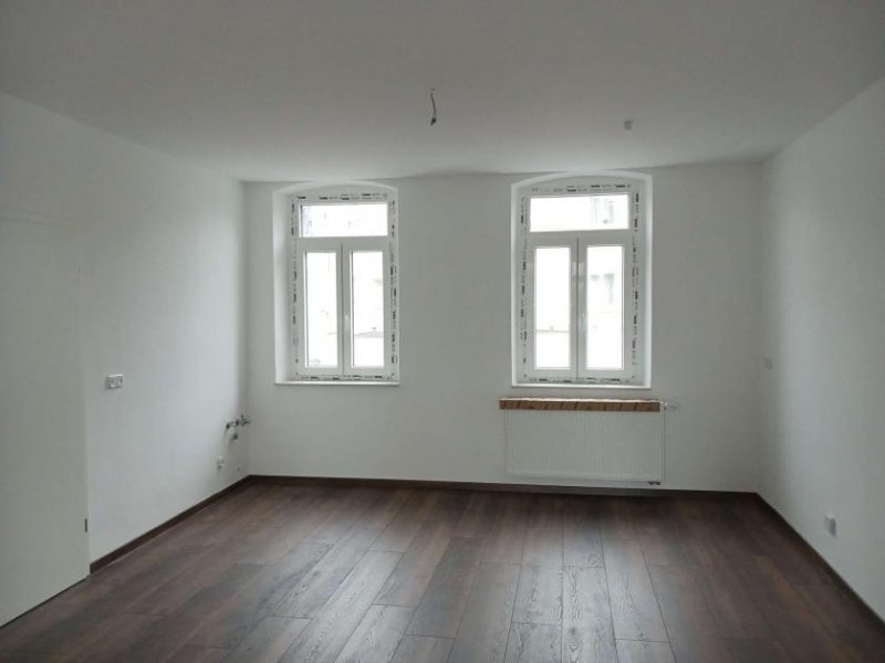 Rehau H-54083.2 - TOP-Angebot! Grundsanierte Wohnung, 4 Zimmer und Dachterrasse Wohnung mieten
