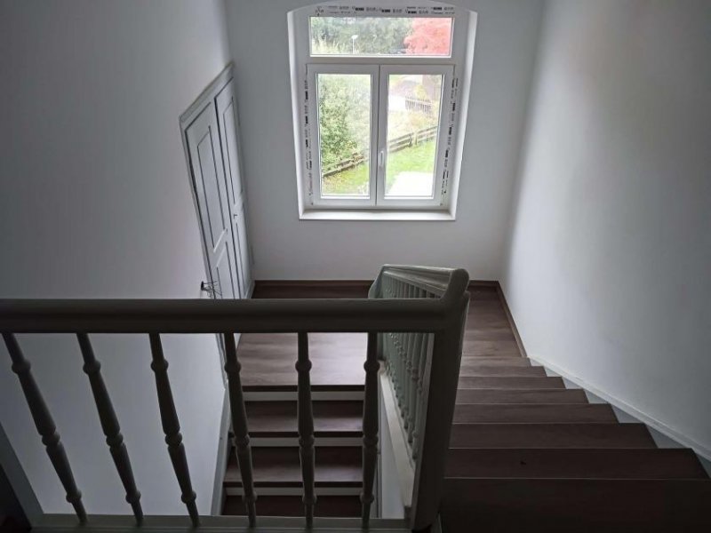 Rehau H-54083.2 - TOP-Angebot! Grundsanierte Wohnung, 4 Zimmer und Dachterrasse Wohnung mieten