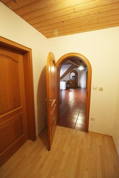 Rugendorf PLATZ-Wunder!
Außergewöhnliche 4-Zimmer-Whg. zwischen KU und KC Wohnung mieten