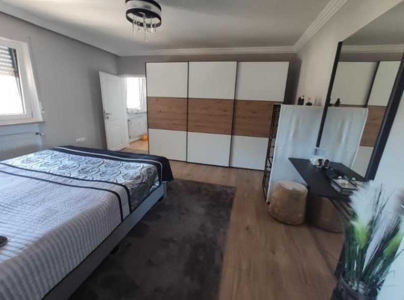 Strullendorf 5 Zi. OG Wohnung mit Gartennutzung, Balkon und Garage Wohnung mieten