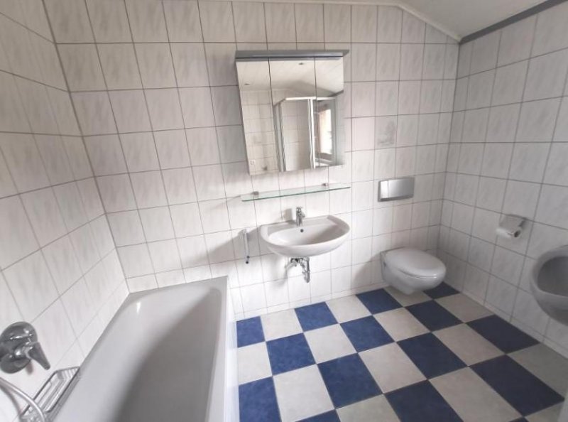 Mühlhausen (Landkreis Erlangen-Höchstadt) 2 Zi. Wohnung im 1.OG mit Balkon und Garage Wohnung mieten