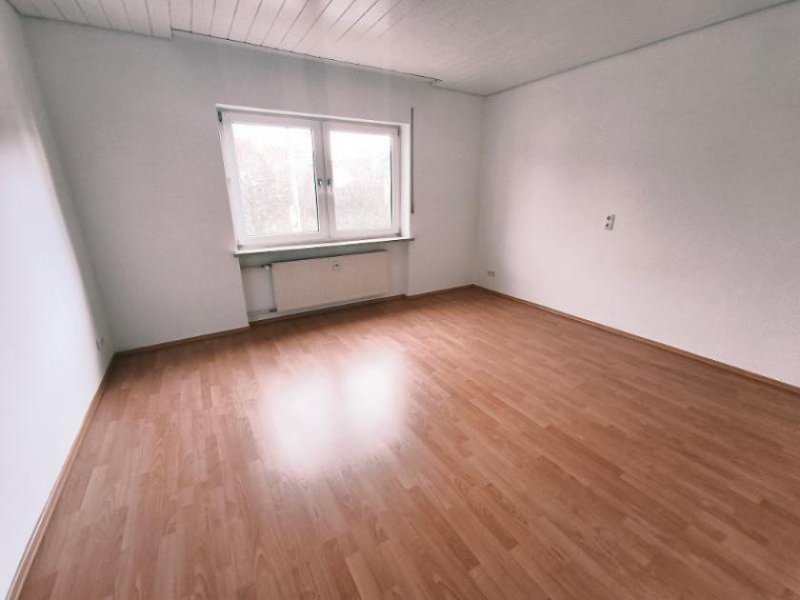 Pommersfelden 2 Zi. EG Wohnung mit Balkon Wohnung mieten