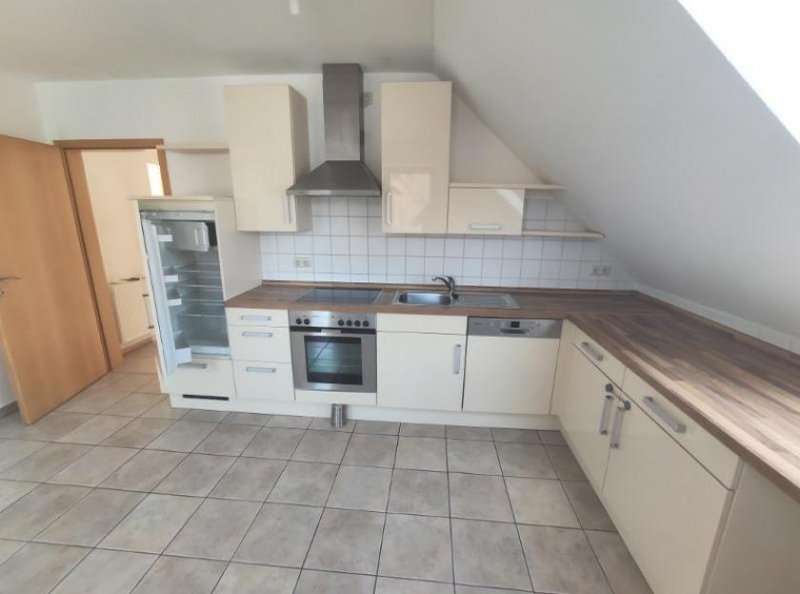 Pommersfelden 3 Zi. Wohnung im DG (1.OG) mit Balkon und Carport Wohnung mieten