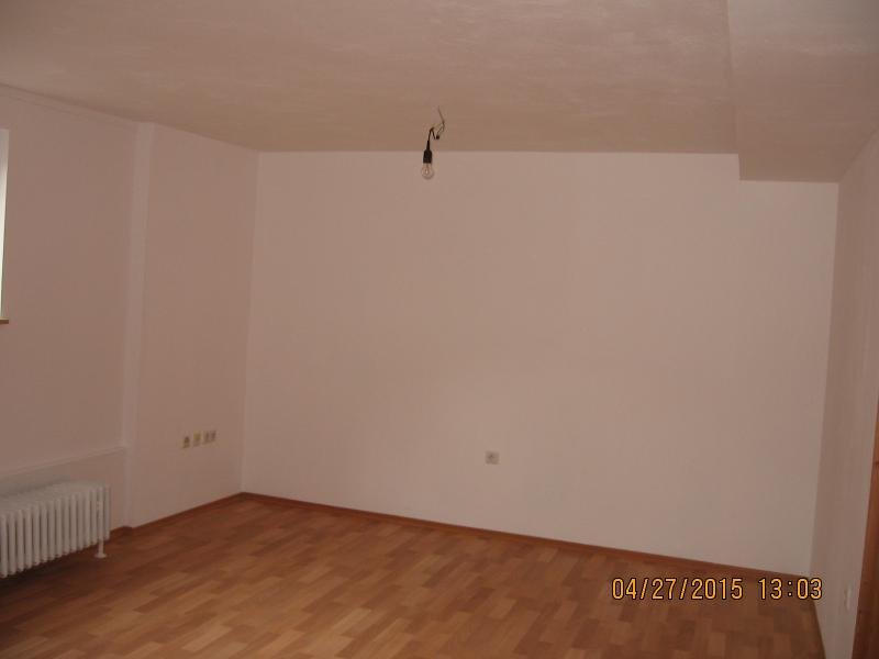 Waldbüttelbrunn Schöne helle und neu renovierte 1 Zi-Whg, in WÜ-Waldbüttelbronn - auch als Büro nutzbar Wohnung mieten