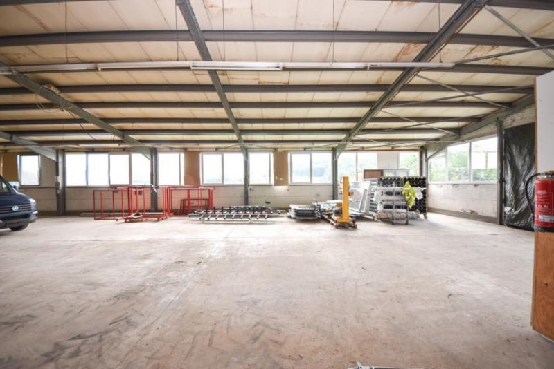 Aura im Sinngrund DIETZ: 700m² Kaltlagerhalle mit Büroraum und WC - mit 200 m² Außenfläche optional anmietbar Gewerbe mieten