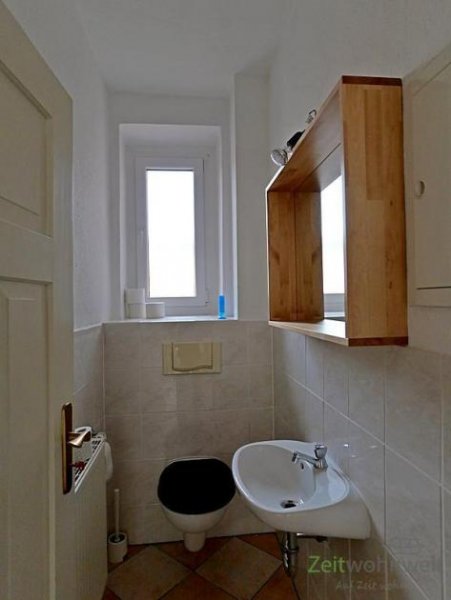 Meiningen (12403_01) MGN: helle 2-Raum-Wohnung mit Parkett, Holzdielung, Stuckdecken, Balkon und Einbauküche in der Innenstadt Wohnung