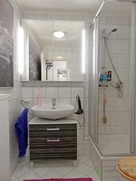 Meiningen (12536_02) MGN: helle Singlewohnung mit Aufzug, Laminatböden und sonnigem Balkon zur Westseite, Service inkl. Wohnung mieten