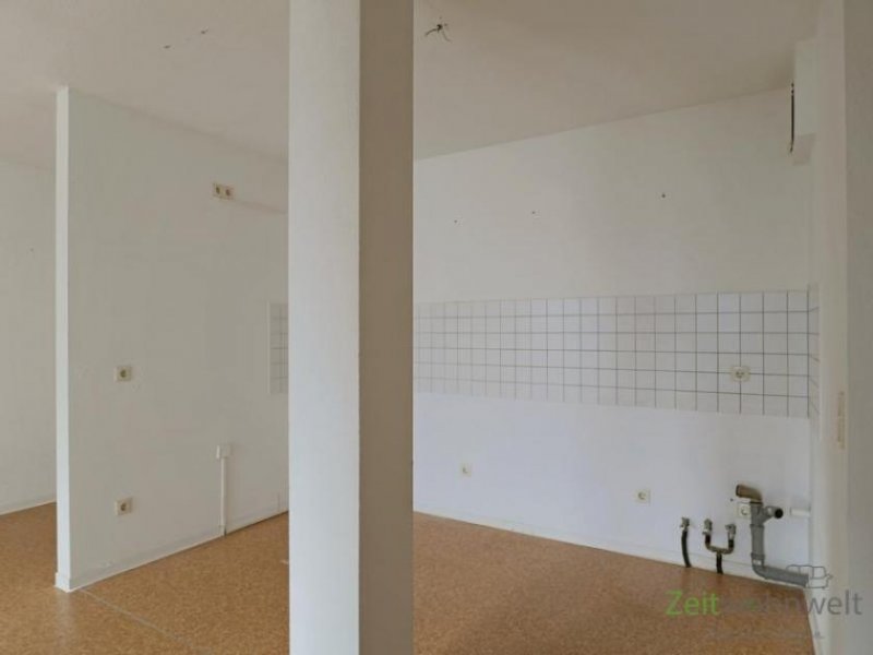 Meiningen (12536_10) MGN: ruhig gelegene kleine 2-Zimmer-Dachgeschosswohnung in der Heimstraße, EBK möglich Wohnung mieten