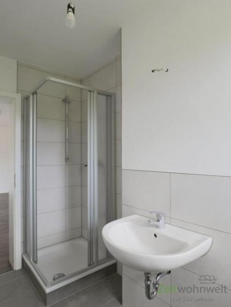 Meiningen (12536_19) MGN: kleine, hübsche 2-Raum-Dachgeschoss-Wohnung mit Vinylböden in der Heimstraße, EBK möglich Wohnung mieten