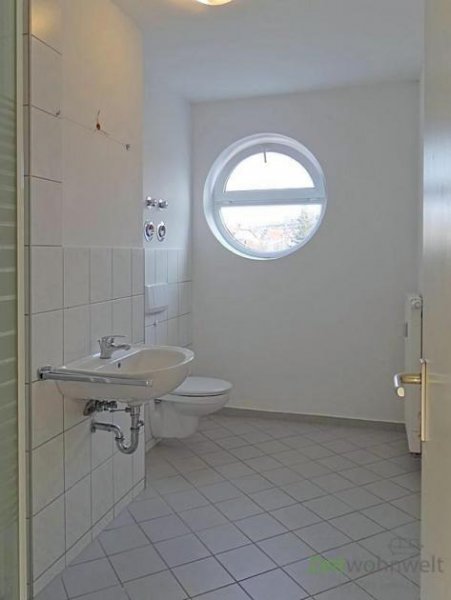 Meiningen (12536_57) MGN: moderne 2-Raum-Wohnung mit Balkon und Laminatböden in der Heimstraße Wohnung mieten