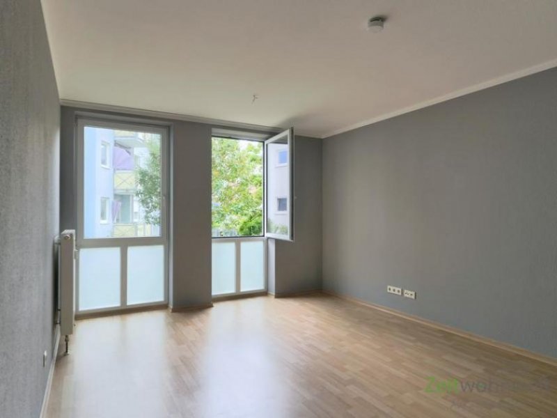 Meiningen (12536_98) MGN: kleine 2-Zimmer-Wohnung mit Laminatböden zum ruhigen Innenhof, EBK und Hausmeisterdienste inkl. Wohnung mieten
