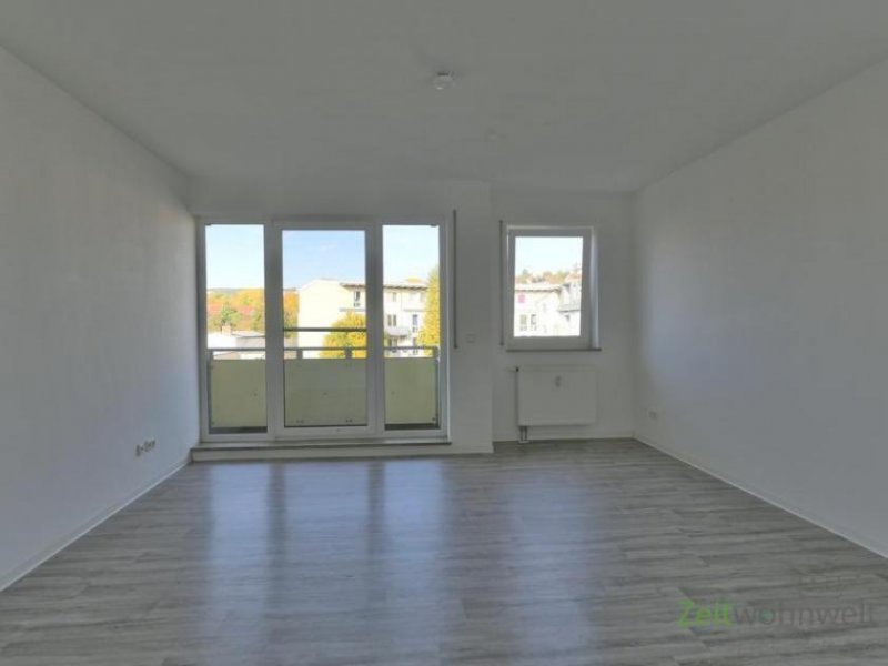 Meiningen (12537_21) MGN: ruhige 2-Zimmer Wohnung mit Balkon und Aufzug, Kabel-TV und Hausmeisterdienste inklusive Wohnung mieten