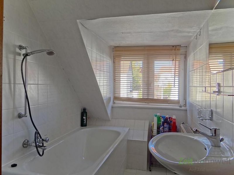 Erfurt (EF0136_M) Erfurt: Hochheim, kleine 2-Zimmer-Mansardenwohnung in ruhigem Wohnhaus mit Garten, nahe zur EGA, WLAN inkl. Wohnung