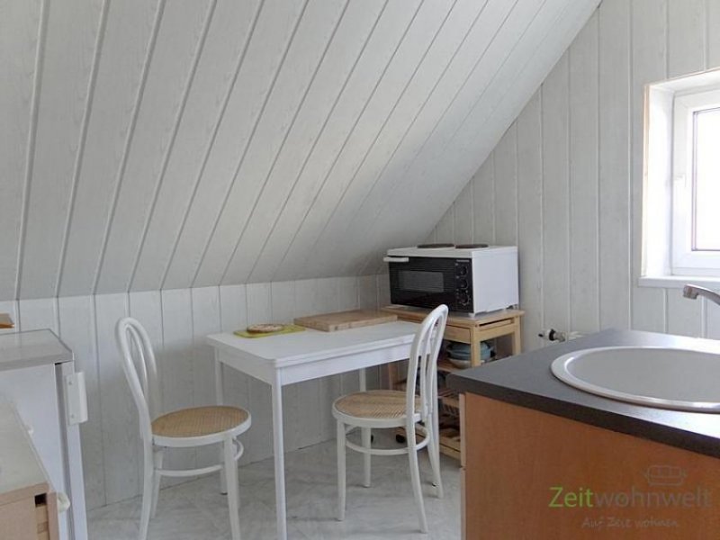 Erfurt (EF0136_M) Erfurt: Hochheim, kleine 2-Zimmer-Mansardenwohnung in ruhigem Wohnhaus mit Garten, nahe zur EGA, WLAN inkl. Wohnung