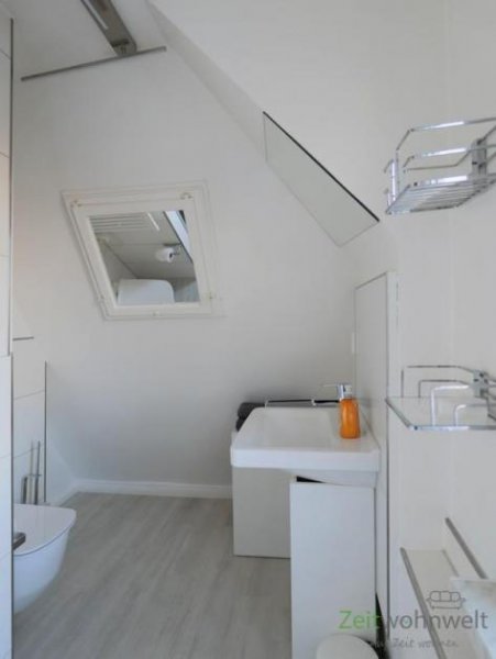 Erfurt (EF1230_M) Erfurt: Hochheim, kleine möblierte Dachgeschosswohnung mit schönem Ausblick über Erfurt Wohnung mieten