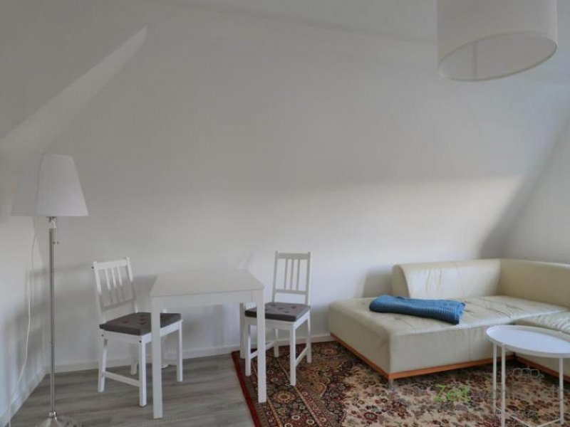 Erfurt (EF1230_M) Erfurt: Hochheim, kleine möblierte Dachgeschosswohnung mit schönem Ausblick über Erfurt Wohnung mieten