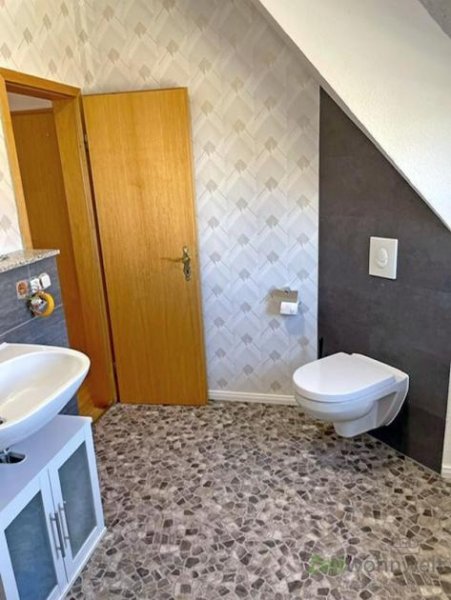 Erfurt (EF0113_Y) Erfurt: Löbervorstadt, möbliertes Zimmer in schöner Wohnlage mit eigenem Bad, an Wochenendheimfahrer Wohnung