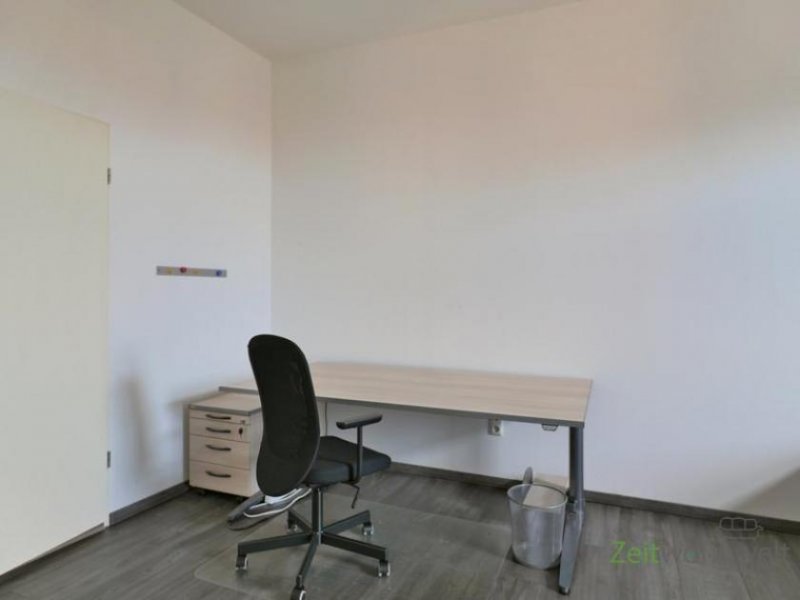 Erfurt (EF1262_M) Erfurt: Löbervorstadt, neu möblierte 2,5-Zimmer-Wohnung mit Balkon und PKW-Stellplatz Wohnung mieten