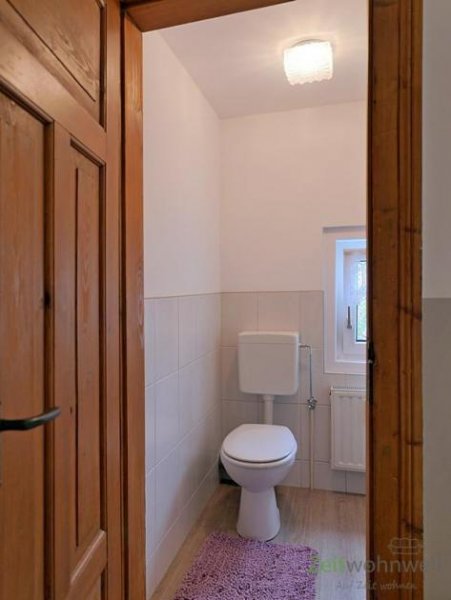 Arnstadt (EF0694_M) Arnstadt: Arnstadt, möblierte Mansardenwohnung nahe der Innenstadt, Vinylböden, Wohnküche, WLAN inklusive Wohnung