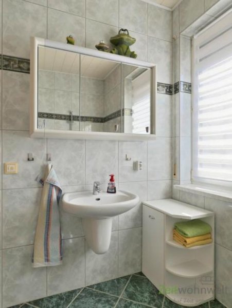 Ichtershausen (EF0441_M) Arnstadt: Amt Wachsenburg, möblierte 3-Zimmer-Wohnung mit Balkon, Stellplatz, WLAN und Reinigungsservice Wohnung