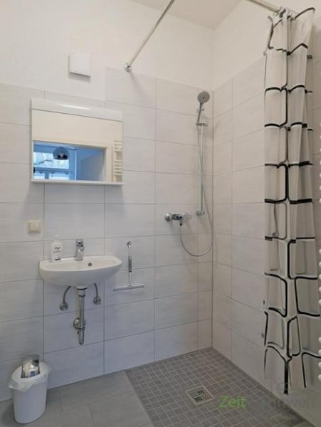 Weimar (EF0893_M) Weimar: Westvorstadt, zentrumsnahe, modern möblierte 2-Zimmer-Wohnung mit WLAN und PKW-Stellplatz, Stadtvilla mieten