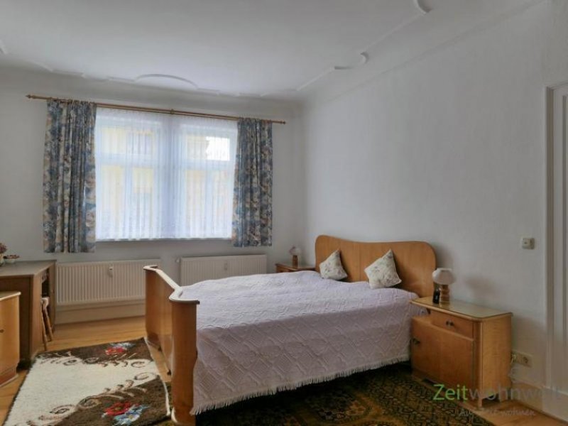 Gotha (EF1260_M) Gotha: Gotha, große möblierte Wohnung in historischem Stadthaus direkt am Hauptmarkt Wohnung mieten