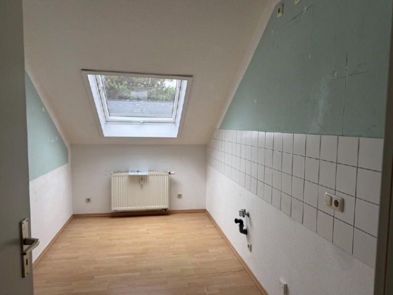 Gotha Oben wohnen. Zentral leben. Dachgeschosswohnung in Gotha. Wohnung mieten