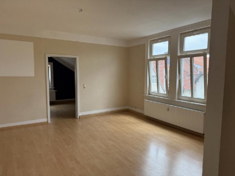 Gotha Oben wohnen. Zentral leben. Dachgeschosswohnung in Gotha. Wohnung mieten