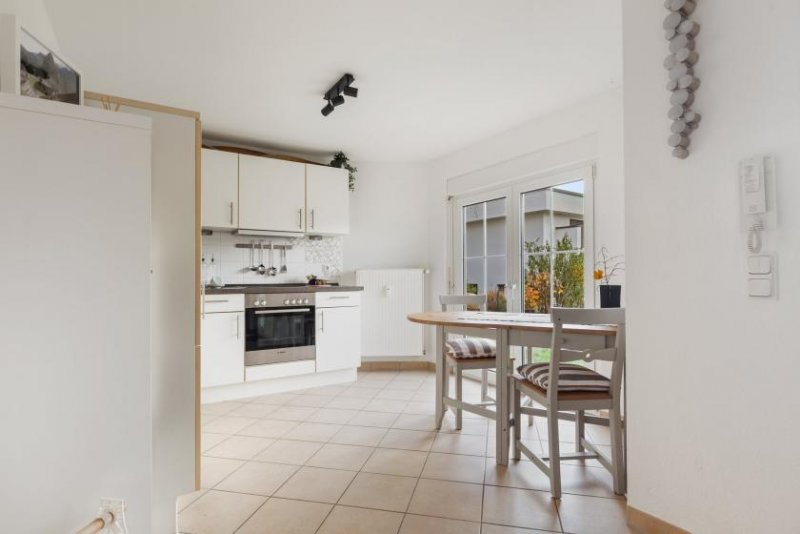 Oberursel Möblierte, helle 2 Zi. Wohnung, ca. 50 m2, provisionsfrei in Top Wohnlage – Maasgrund - in Oberursel, City Nähe Wohnung