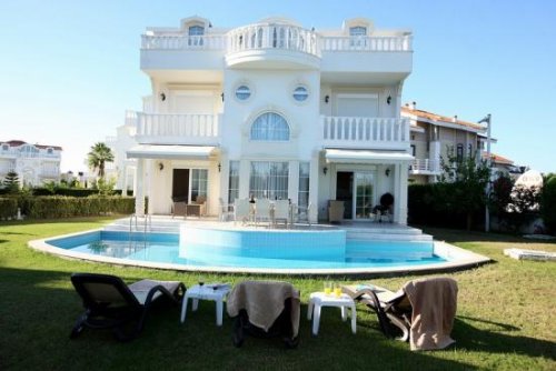 Antalya Häuser LUXURIÖSE FERIENVILLA MIT PRIVATPOOL UND GARTEN ZU VERMIETEN Haus 