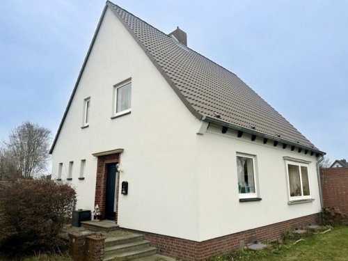 Heide Immobilien Ein Zuhause zum Wohlfühlen: Einfamilienhaus mit Garten in Heide zur Vermietung Haus 