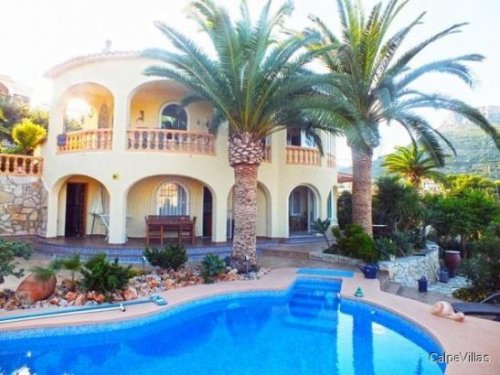 Calpe Immobilien Wunderschöne Villa in 3. Meereslinie nur 100 m vom Meer Haus kaufen
