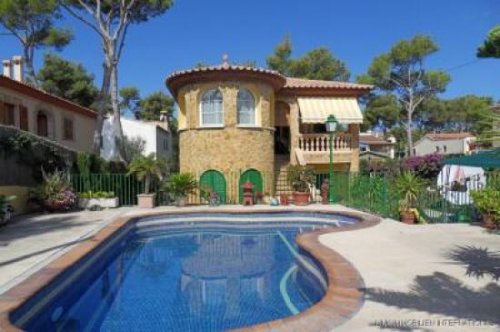 El Toro Immobilien Ruhig gelegene Villa mit Swimmingpool Haus kaufen