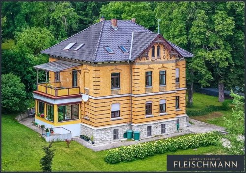 Pößneck Provisionsfreie Immobilien Exklusives Zweifamilienhaus in Pößneck: Eine Synthese aus Historie und Moderne Haus kaufen