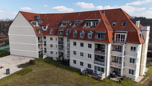 Zwickau Wohnungen Vermietete 2-R.-DG-Whg., Loggia + TG-Stpl. + Aufzug! Laminat bzw. Fliesen, Nähe Zwickauer Mulde! Wohnung kaufen