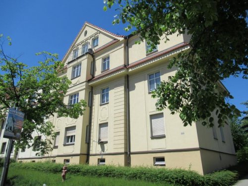Zwickau Wohnung Altbau Sanierungsbedürftige 1,5-Raumwohnung mit Balkon und Stellplatz in Marienthal! Wohnung kaufen