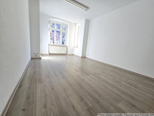 Chemnitz Günstiges Büro Zentral gelegenes Büro im beliebten Kaßberg: Erdgeschoss, drei Zimmer, Balkon und Stauraum Gewerbe kaufen