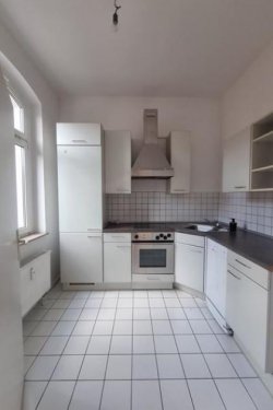 Chemnitz Terrassenwohnung Großzügige 3-Zimmer mit Laminat, EBK, Wannenbad mit Fenster und Balkon in zentraler Lage Wohnung kaufen