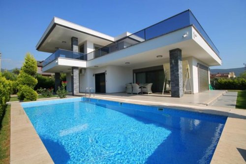 Didim Aydin Teure Häuser Traumhafte Villa 70 m enfernt vom Strand in Didim Akbük Haus kaufen