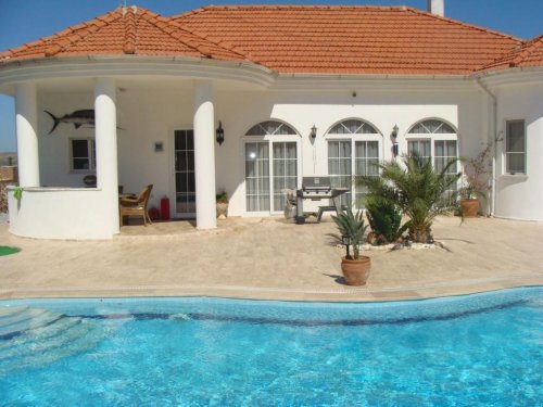 Didim Aydin Häuser von Privat Türkei Immobilie: Villa im grünen mit Pool Haus kaufen