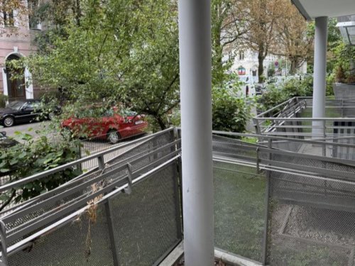 Berlin 3-Zimmer Wohnung Bezugsfreie Wohnung mit Balkon
in ruhiger Lage nahe Winterfeldtplatz Wohnung kaufen