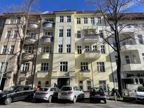 Berlin Teure Wohnungen Dachgeschosswohnung - Bezugsfreie 3-Zimmer-Wohnung mit Blick auf die Schlossstraße - ohne Lift Wohnung kaufen