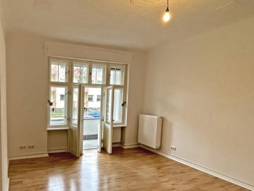 Berlin Wohnung Altbau Attraktive 3-Zimmer-Wohnung 
in Berlin-Lankwitz
mit Balkon und Garten 

- Erstbezug nach Sanierung - Wohnung kaufen