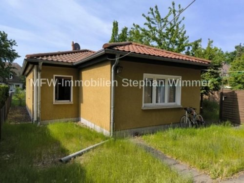 Berlin Inserate von Häusern Berlin-Altglienicke
Bungalow - Einfamilienhaus mit schönem großem Garten und viel Nebengelass Haus kaufen