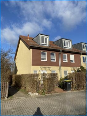 Stahnsdorf Immo MAK Immobilien empfiehlt: 3 langfristig vermietete Reihenhäuser zu verkaufen Gewerbe kaufen