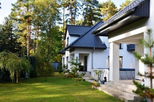 Borkwalde Teure Häuser PROVISIONSFREI: Zwei Villen. Ein außergewöhnliches Anwesen. Raum für neue Möglichkeiten. Haus kaufen
