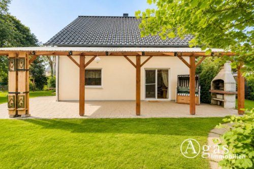 Fredersdorf-Vogelsdorf Immobilien 4-Zimmer-Einfamilienhaus mit liebevoll gepflegtem Garten und großer Terrasse in Fredersdorf Nord Haus kaufen