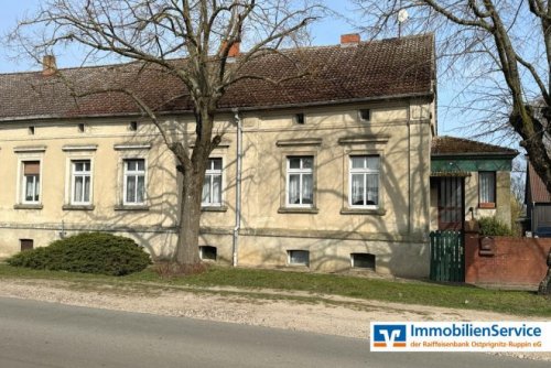 Albertinenhof (Landkreis Ostprignitz-Ruppin) Hausangebote traditionelle Bauernhaushälfte mit Potenzial für Renovierungsbegeisterte Haus kaufen