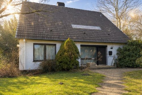 Heide Häuser Traumhaft wohnen in Heide: Großzügiges Einfamilienhaus in ruhiger Sackgasse mit Gartenidyll Haus kaufen